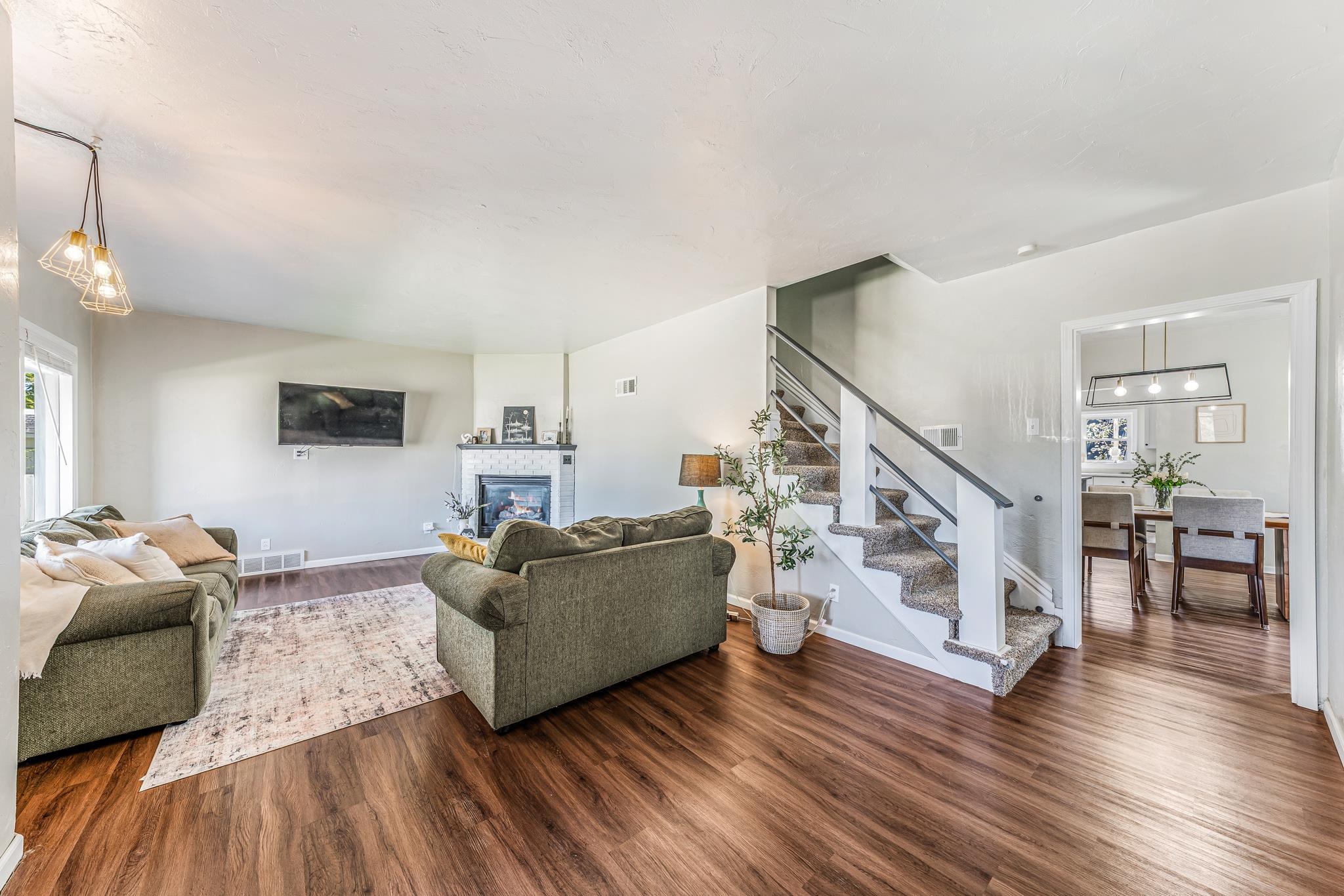 706 METOXEN Avenue