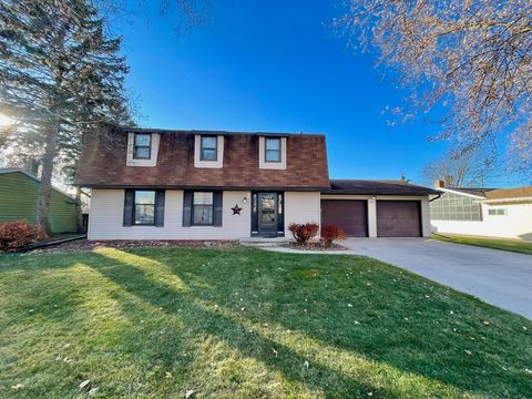 Photo of 534 TYROLIAN Drive, GREEN BAY, WI 54302 (MLS # 50318369)