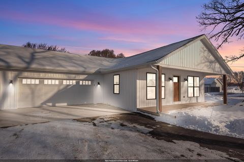 Photo of W5311 E PIONEER Road, FOND DU LAC, WI 54935 (MLS # 50317132)