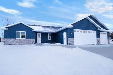 Photo of W7055 OTIS Drive, GREENVILLE, WI 54942 (MLS # 50319866)