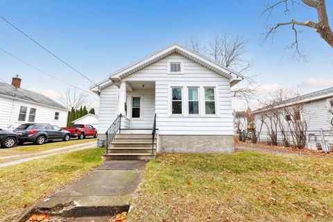 Photo of 1474 FARLIN Avenue, GREEN BAY, WI 54302 (MLS # 50318713)