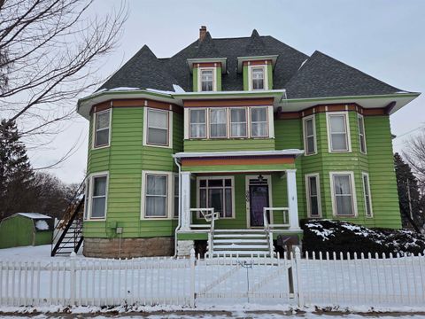 Photo of 360 1ST Street, MENASHA, WI 54952 (MLS # 50299901)