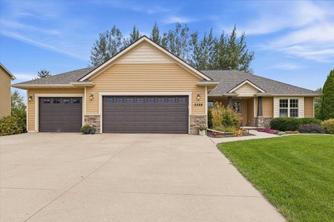 Photo of N2288 HILLANDALE Drive, GREENVILLE, WI 54942 (MLS # 50332898)
