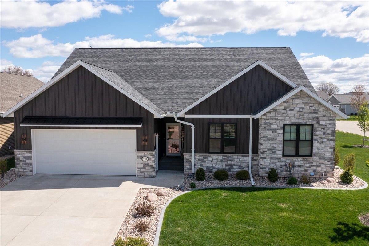 901 CLOVER Court