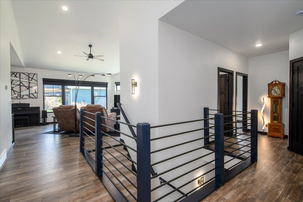 901 CLOVER Court