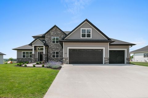 Photo of 655 SUNSET Ridge, GREEN BAY, WI 54313 (MLS # 50319501)