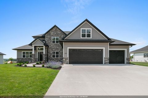 Photo of 655 SUNSET Ridge, GREEN BAY, WI 54313 (MLS # 50319501)