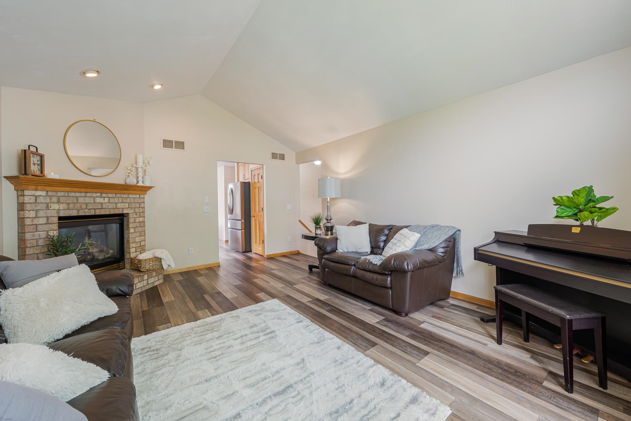 2521 BISHOPS Lane
