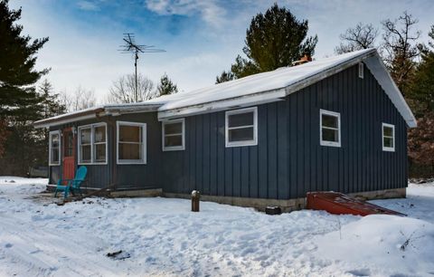 Photo of W5825 COUNTY ROAD Z Rd, WESTFIELD, WI 53964 (MLS # 50319756)
