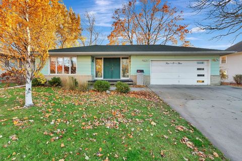 Photo of 403 PLANK Road, KAUKAUNA, WI 54130 (MLS # 50318296)