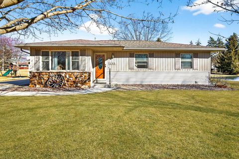 Photo of 1069 MARTIN Avenue, FOND DU LAC, WI 54935 (MLS # 50321303)