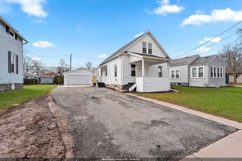 Photo of 727 E CALUMET Street, APPLETON, WI 54915 (MLS # 50323681)