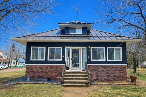 Photo of 616 NE 3RD Street, MARION, WI 54950 (MLS # 50323601)