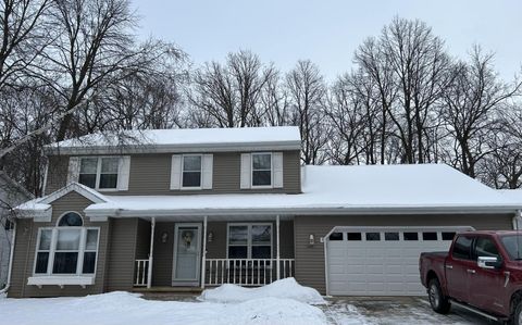 Photo of 1600 DEERFIELD Drive, OSHKOSH, WI 54904 (MLS # 50319554)