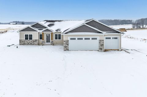 Photo of 3772 EVELYN ROSE Lane, SUAMICO, WI 54313 (MLS # 50321063)