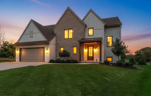 Photo of 401 JERELYN Court, COMBINED LOCKS, WI 54113 (MLS # 50332879)