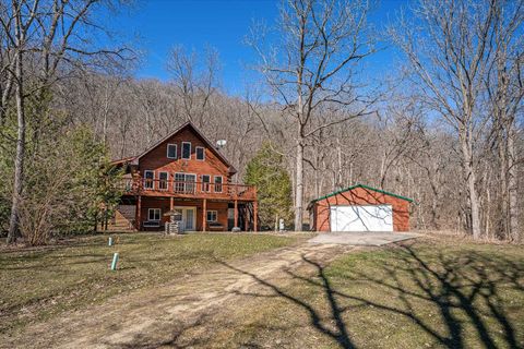 Photo of E1422 A BATTLE HOLLOW Road, DE SOTO, WI 54624 (MLS # 50323134)