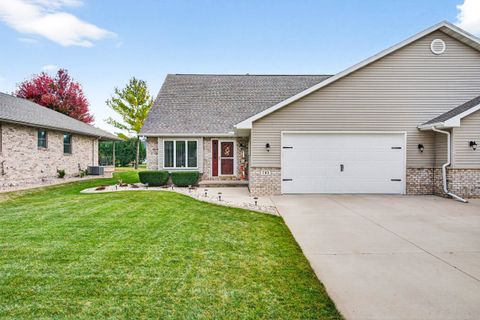 Photo of 703 HIGHVIEW Lane, KIMBERLY, WI 54136 (MLS # 50316792)