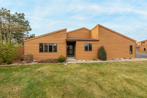 Photo of 909 E WINDFIELD Place #B, APPLETON, WI 54911 (MLS # 50318467)