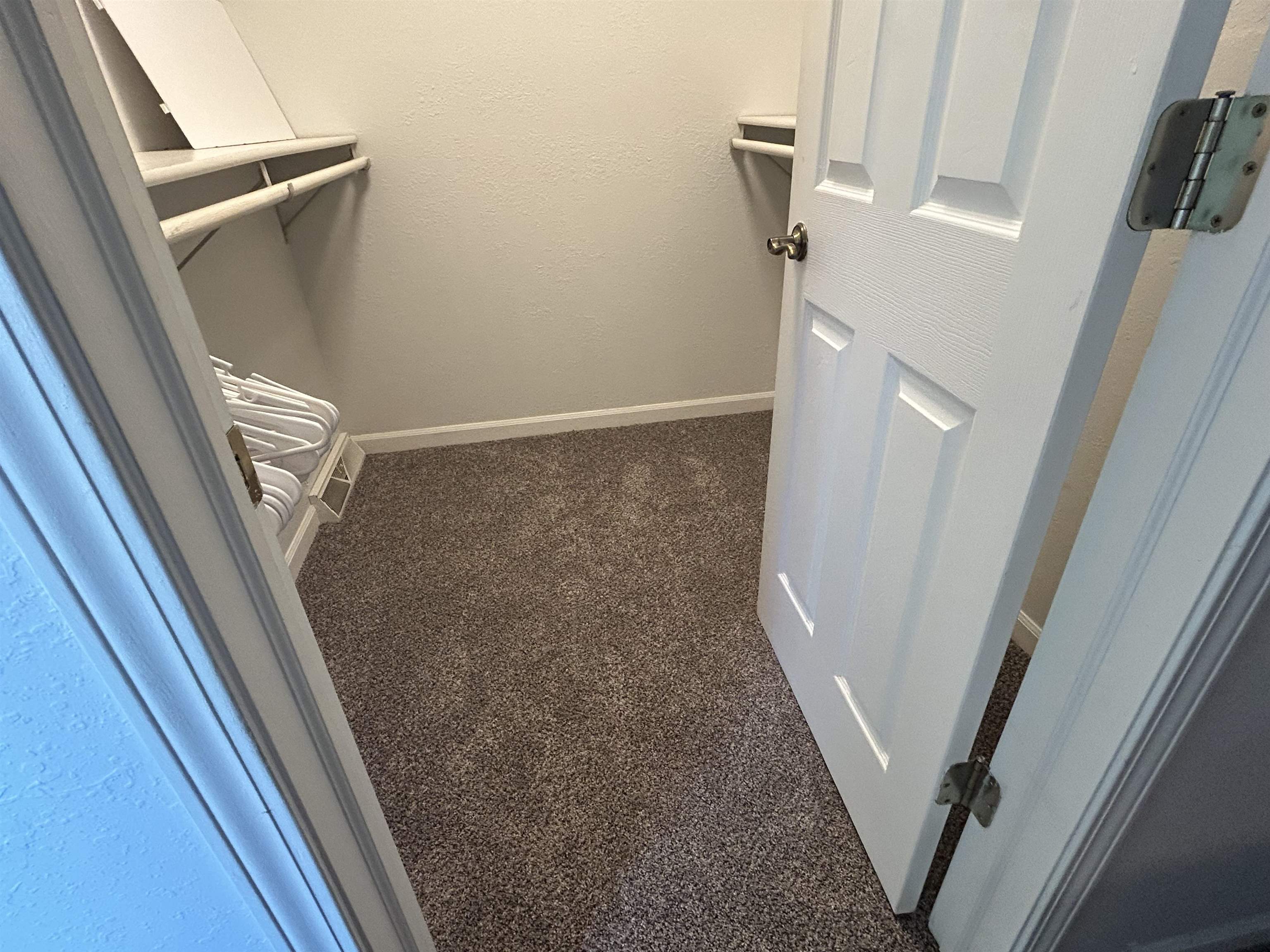 Oshkosh, Wisconsin 54902, United States, 3 Bedrooms Bedrooms, ,3 BathroomsBathrooms,Residential,Active,115533