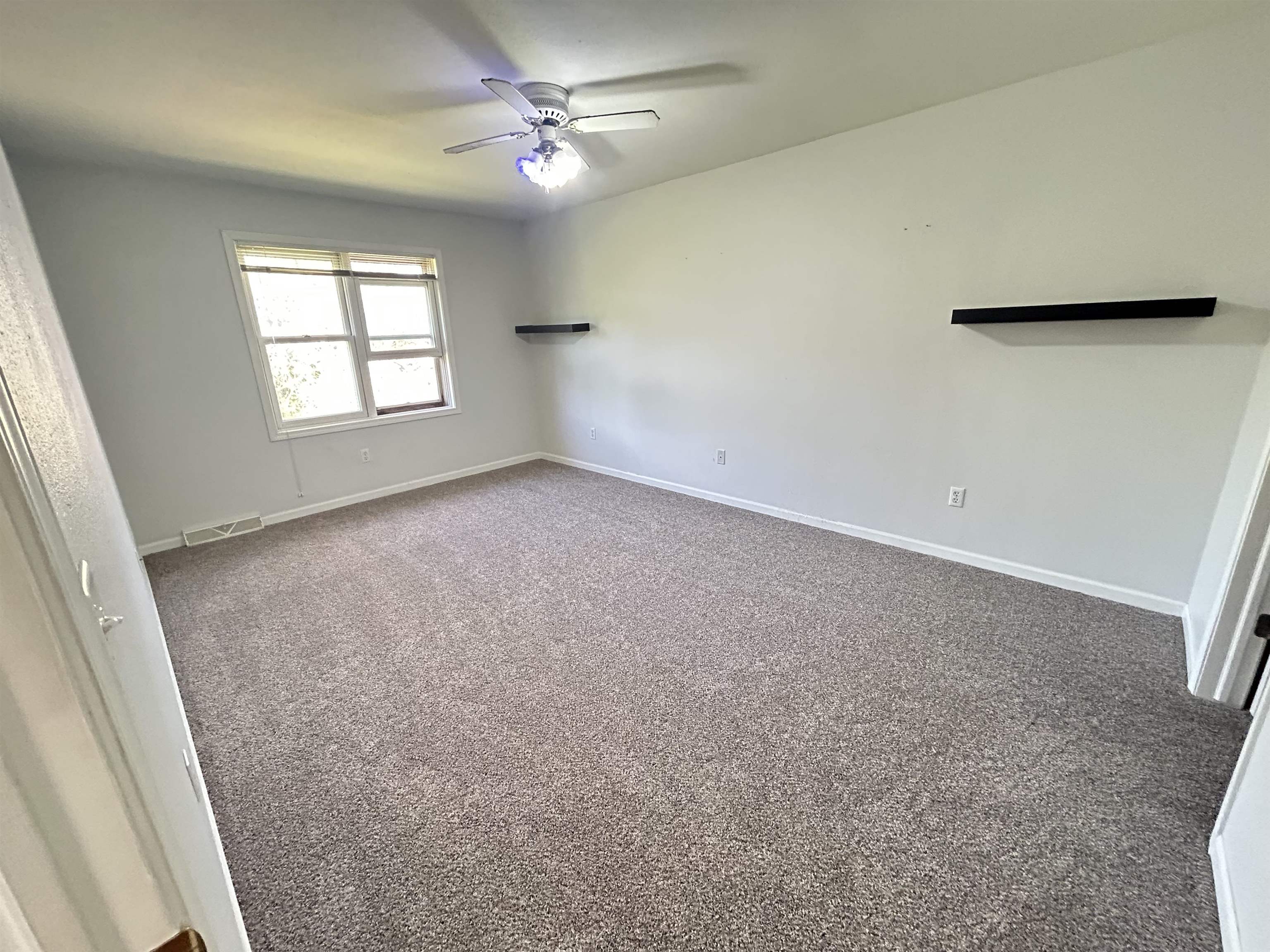 Oshkosh, Wisconsin 54902, United States, 3 Bedrooms Bedrooms, ,3 BathroomsBathrooms,Residential,Active,115533