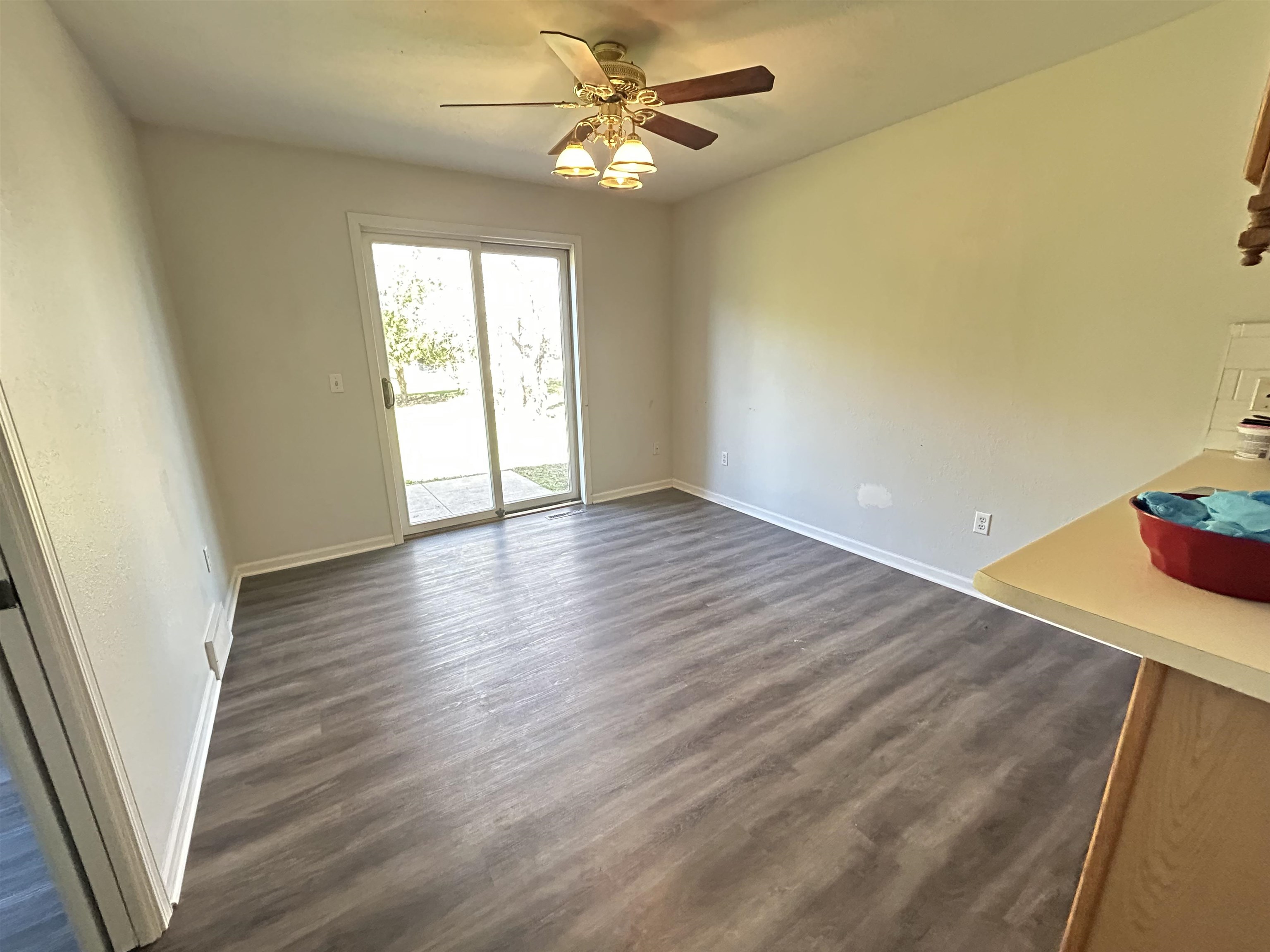 Oshkosh, Wisconsin 54902, United States, 3 Bedrooms Bedrooms, ,3 BathroomsBathrooms,Residential,Active,115533