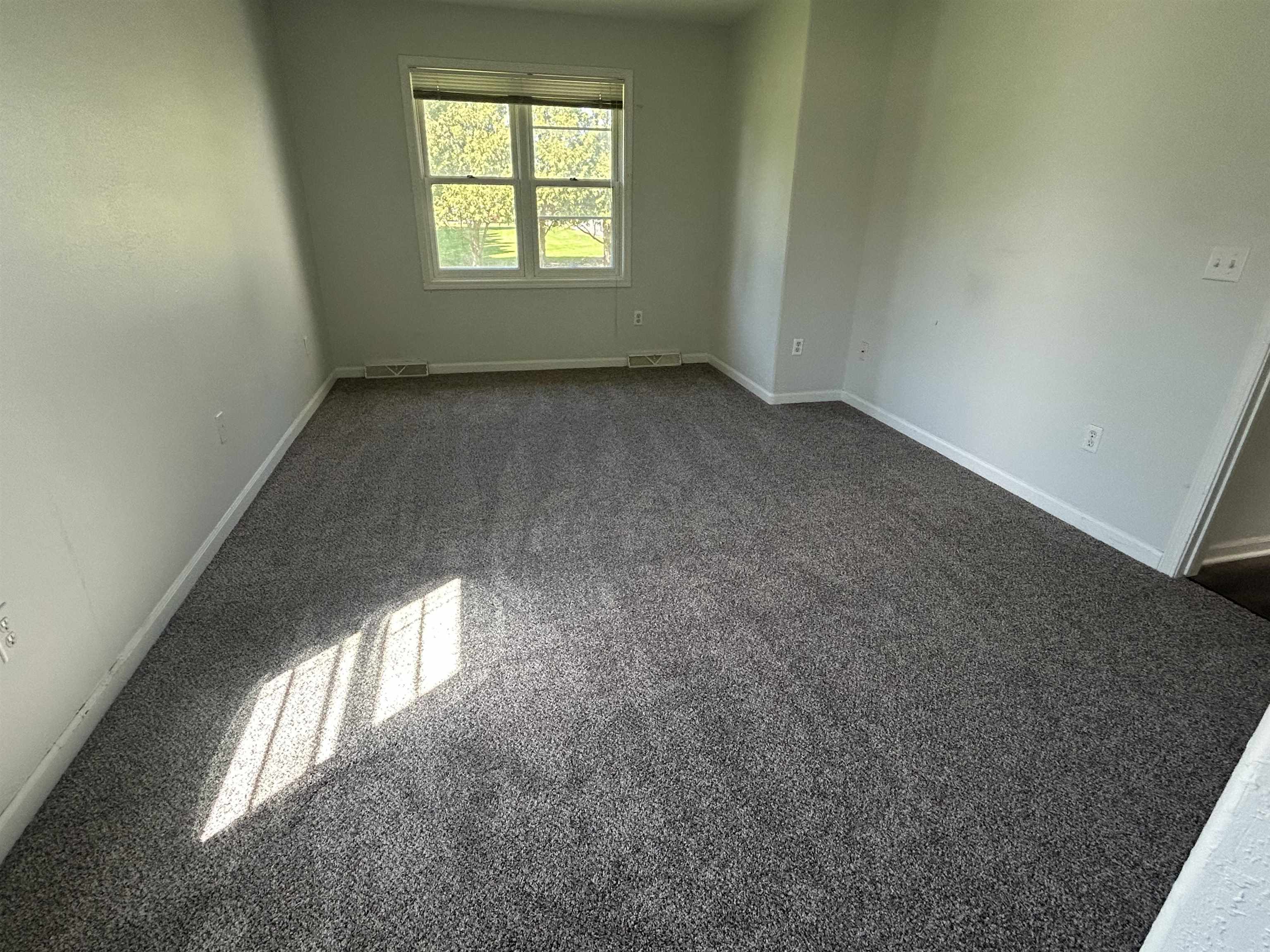 Oshkosh, Wisconsin 54902, United States, 3 Bedrooms Bedrooms, ,3 BathroomsBathrooms,Residential,Active,115533