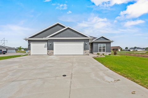 Photo of 733 TAMBOUR Court, DE PERE, WI 54115 (MLS # 50322421)