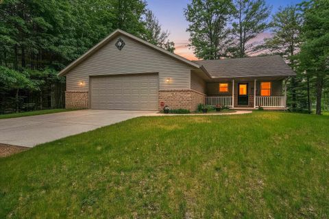 Photo of 12055 UP NORTH Lane, CRIVITZ, WI 54114 (MLS # 50327111)