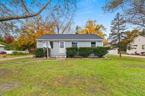 Photo of 332 E ST JOSEPH Street, GREEN BAY, WI 54301 (MLS # 50317306)