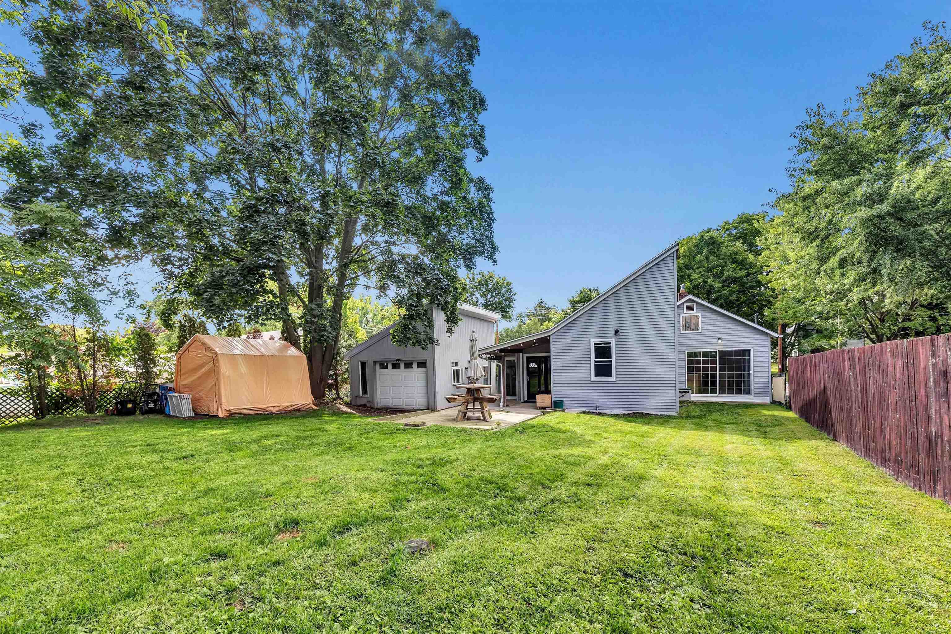 Oconto Falls, Wisconsin 54154, United States, 2 Bedrooms Bedrooms, ,2 BathroomsBathrooms,Residential,Active,201976