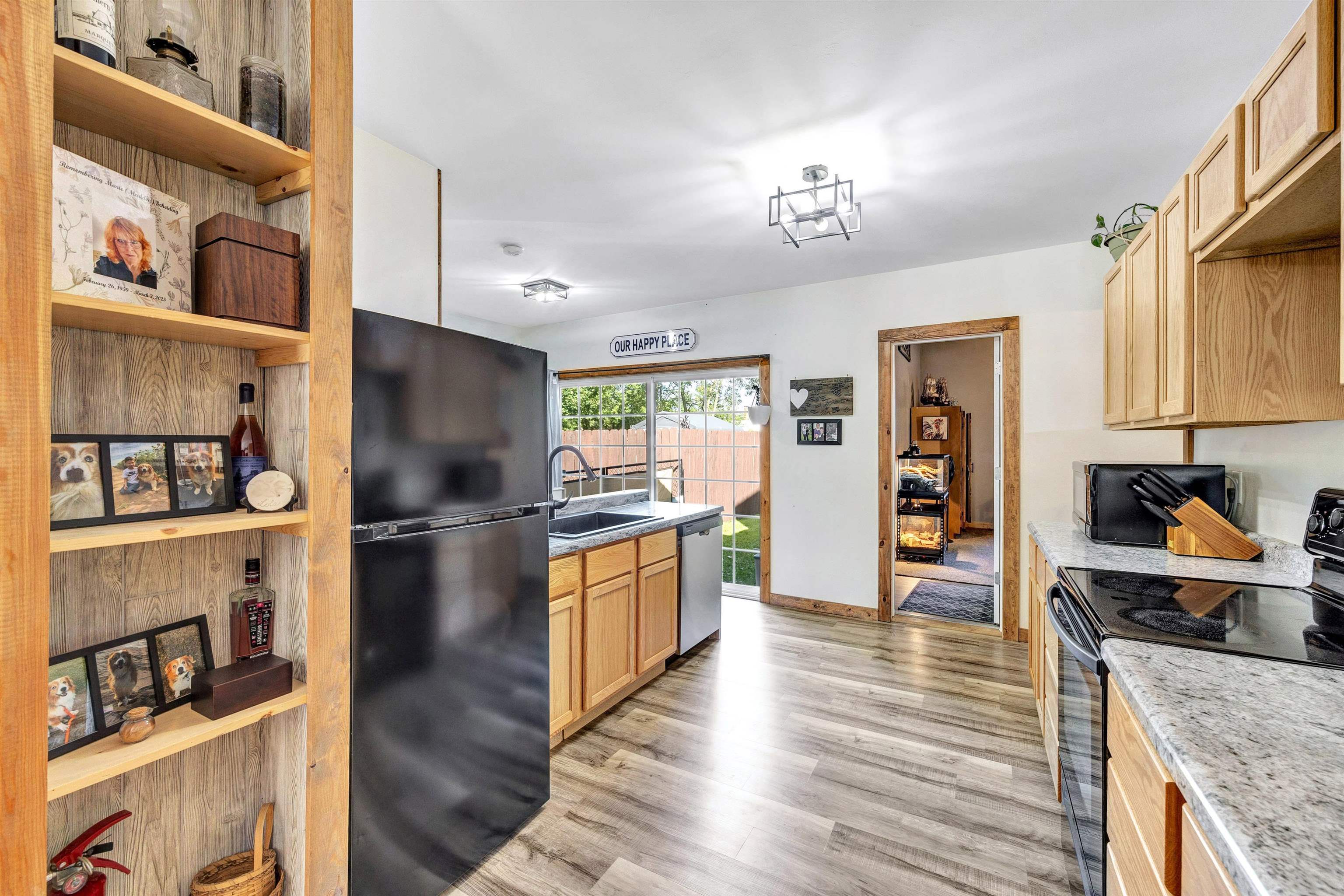 Oconto Falls, Wisconsin 54154, United States, 2 Bedrooms Bedrooms, ,2 BathroomsBathrooms,Residential,Active,201976