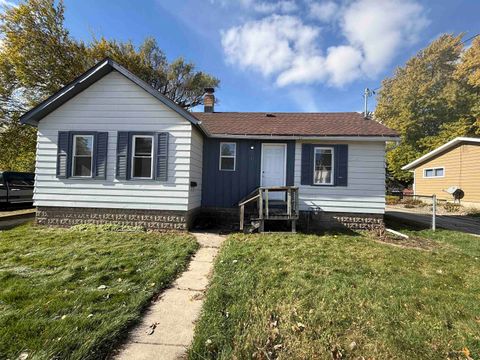 Photo of 412 N HICKORY Street, FOND DU LAC, WI 54935 (MLS # 50319029)