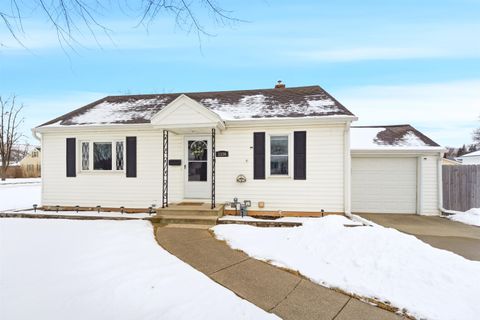 Photo of 1336 WIRTZ Avenue, GREEN BAY, WI 54304 (MLS # 50321112)