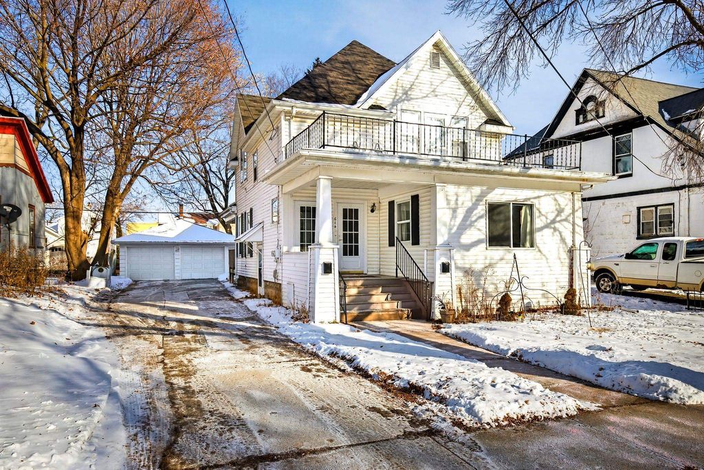 Photo of 614 W 6TH Street, APPLETON, WI 54911 (MLS # 50322250)