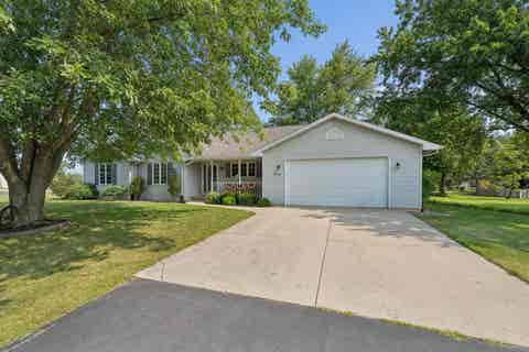 Photo of W2128 CAMPGROUND Road, BRILLION, WI 54110 (MLS # 50330197)