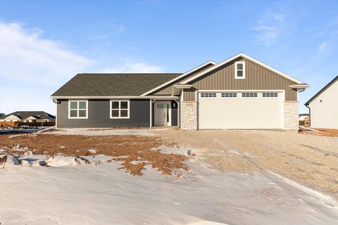 Photo of W5618 TONYS Way, APPLETON, WI 54915 (MLS # 50319345)