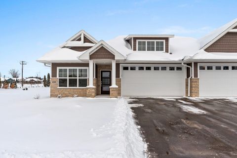 Photo of 499 PAPERMILL Circle, KIMBERLY, WI 54136 (MLS # 50319112)