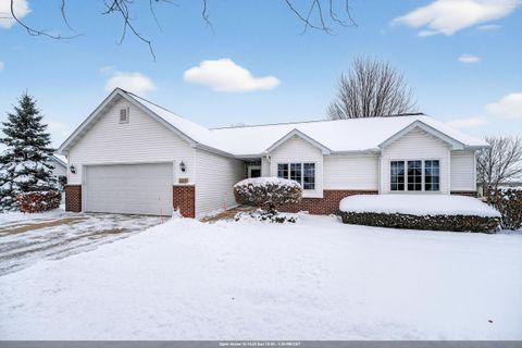 Photo of 4307 N MARSHALL HEIGHTS Avenue, APPLETON, WI 54913 (MLS # 50318820)