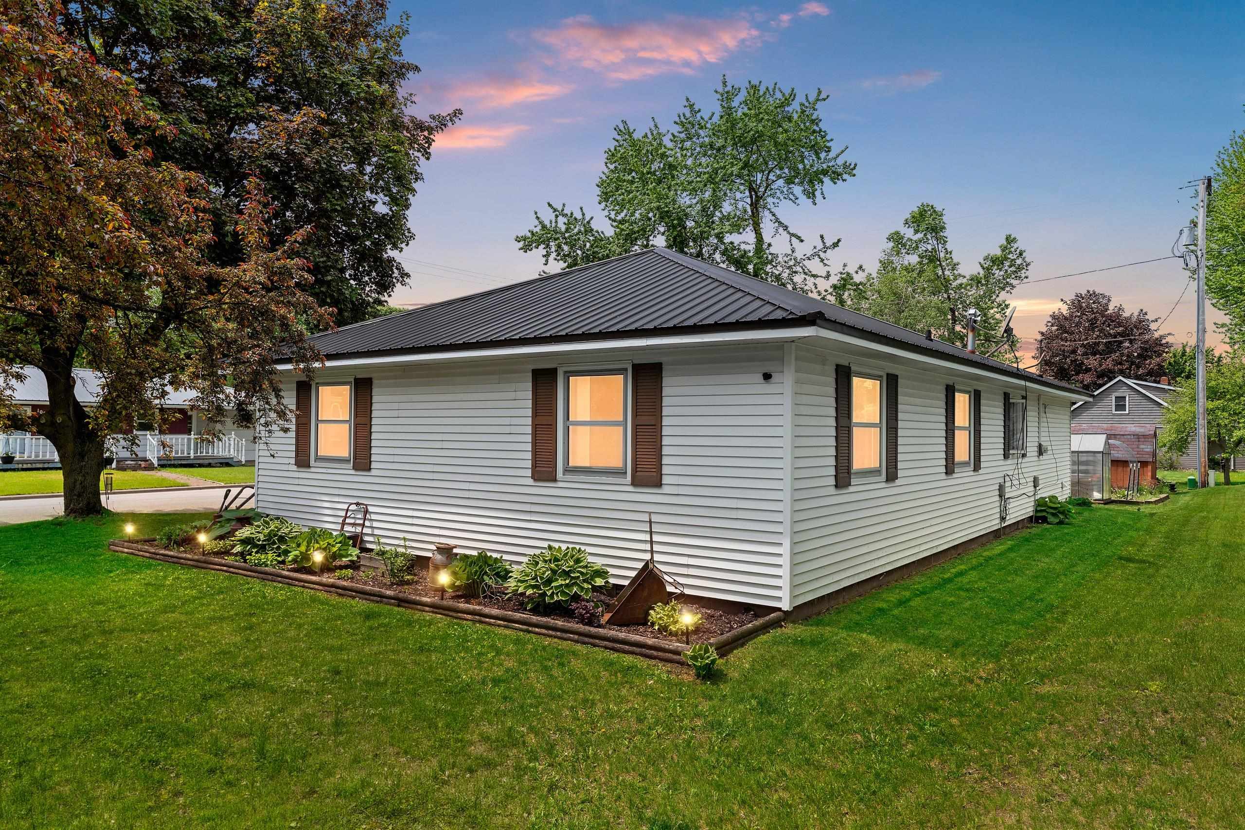 101 W CEDAR Street