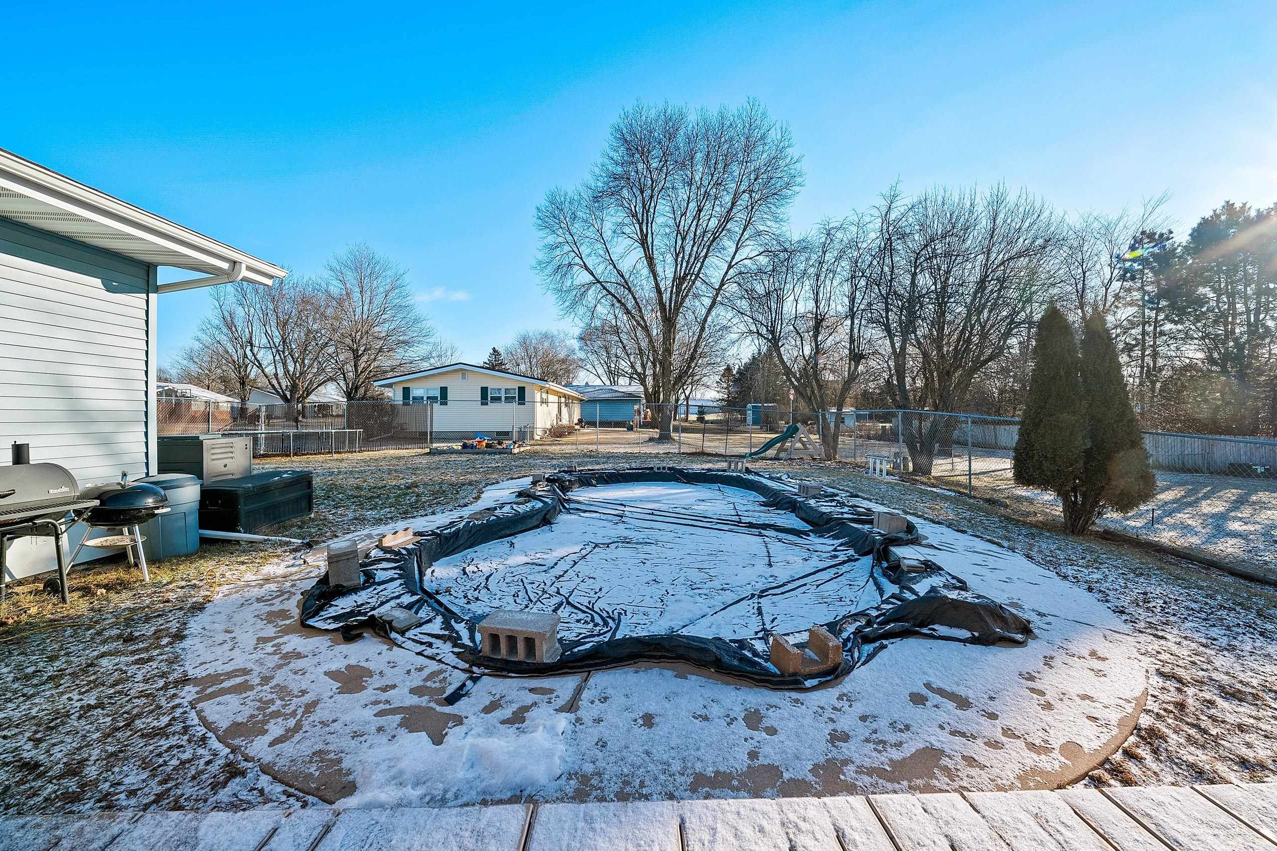 Shawano, Wisconsin 54166, United States, 5 Bedrooms Bedrooms, ,3 BathroomsBathrooms,Residential,Active,22110