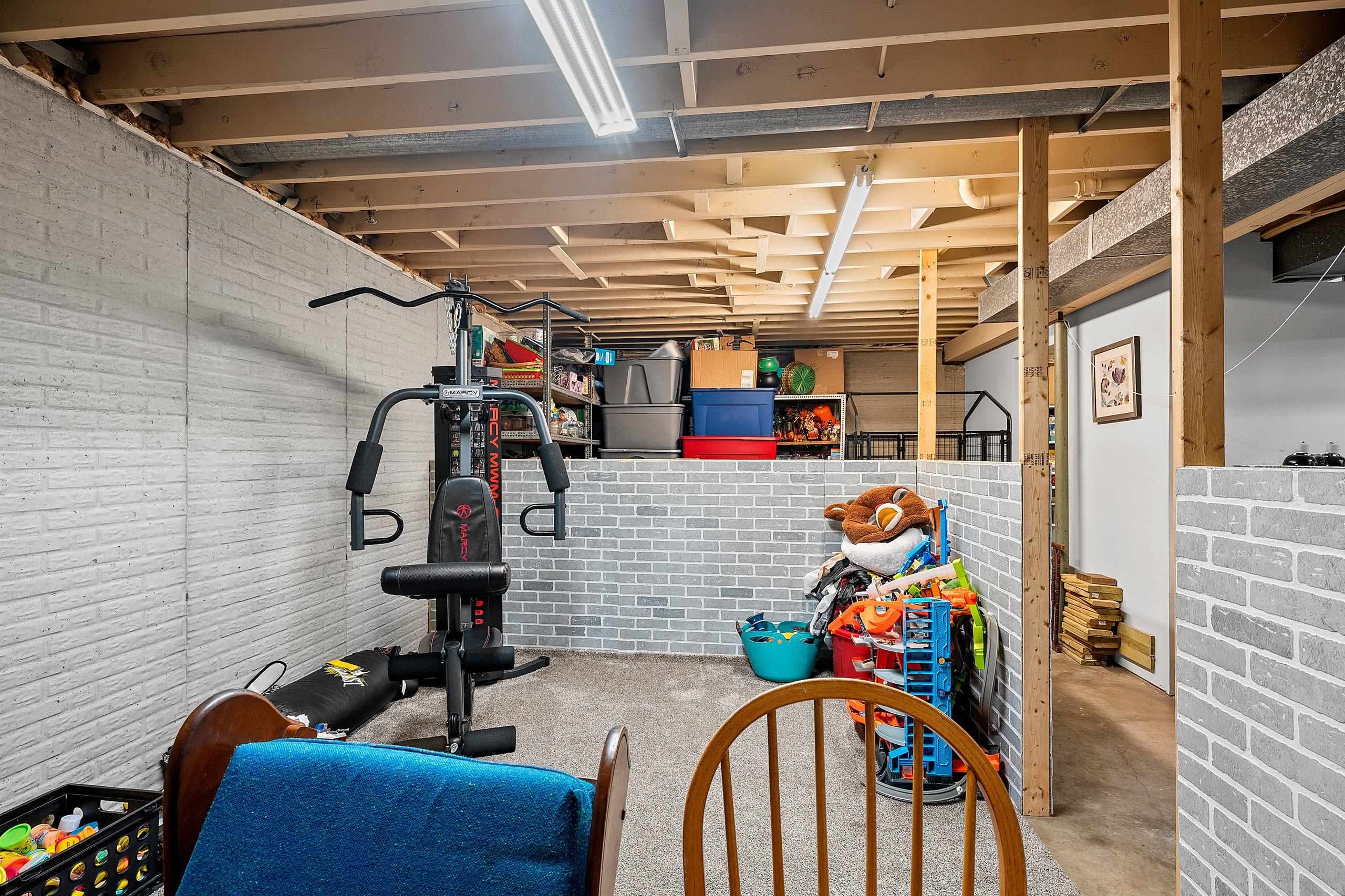 Shawano, Wisconsin 54166, United States, 5 Bedrooms Bedrooms, ,3 BathroomsBathrooms,Residential,Active,22110