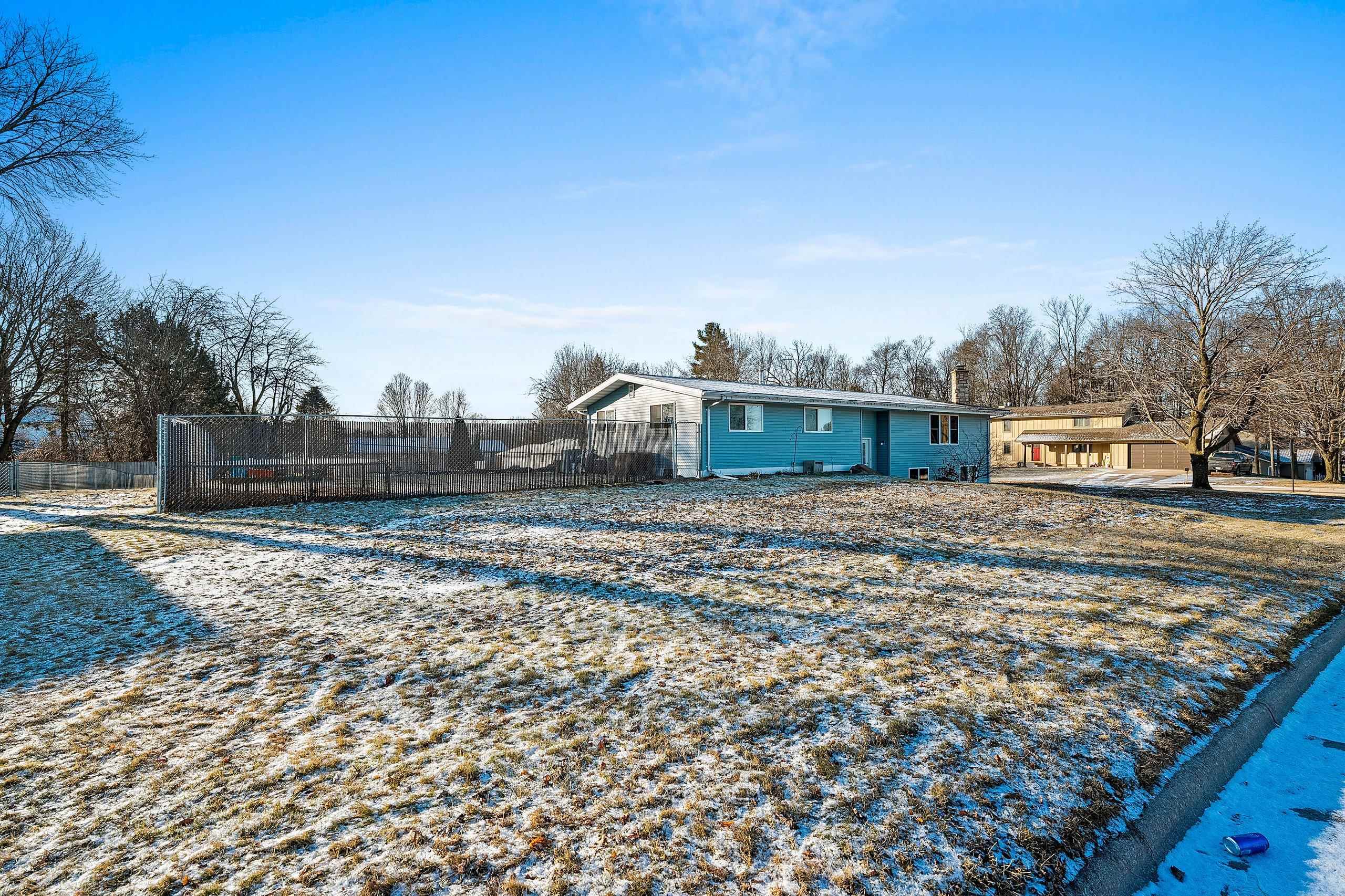 Shawano, Wisconsin 54166, United States, 5 Bedrooms Bedrooms, ,3 BathroomsBathrooms,Residential,Active,22110