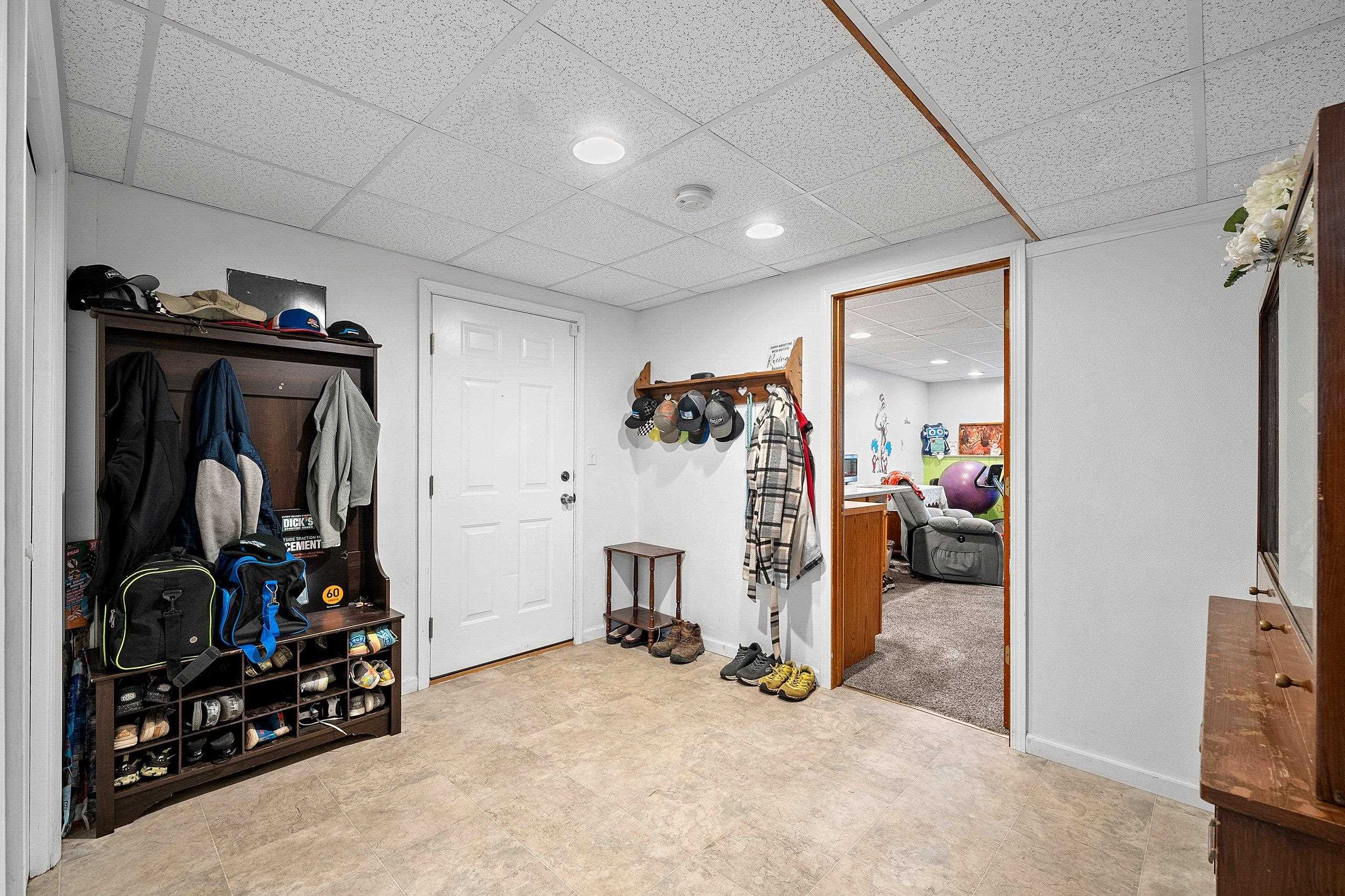 Shawano, Wisconsin 54166, United States, 5 Bedrooms Bedrooms, ,3 BathroomsBathrooms,Residential,Active,22110