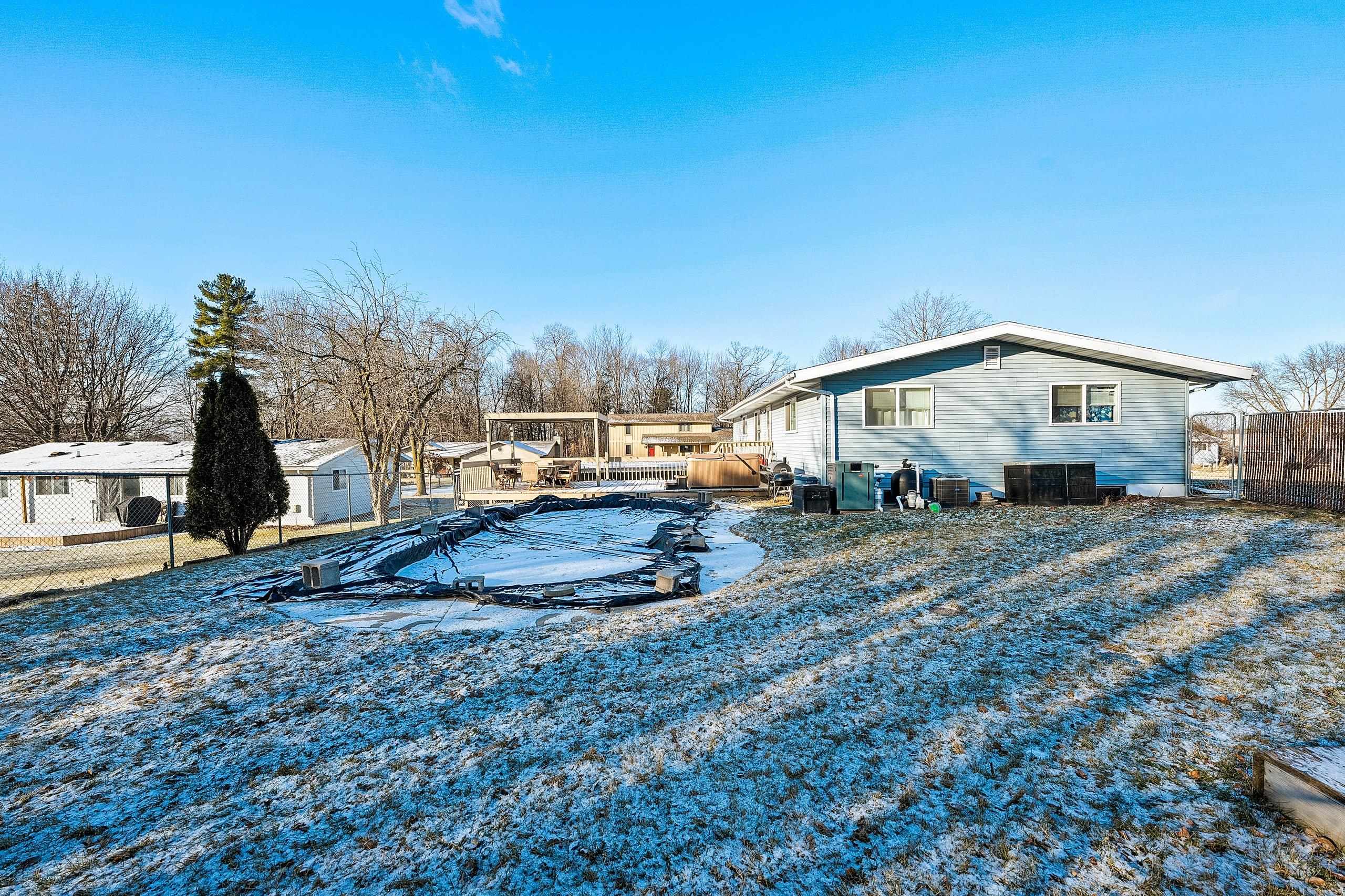 Shawano, Wisconsin 54166, United States, 5 Bedrooms Bedrooms, ,3 BathroomsBathrooms,Residential,Active,22110