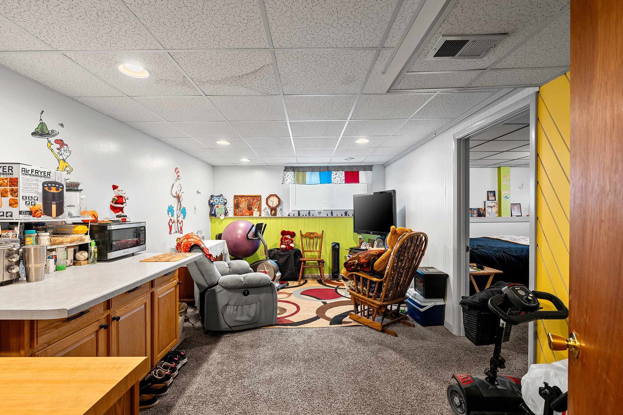 Shawano, Wisconsin 54166, United States, 5 Bedrooms Bedrooms, ,3 BathroomsBathrooms,Residential,Active,22110