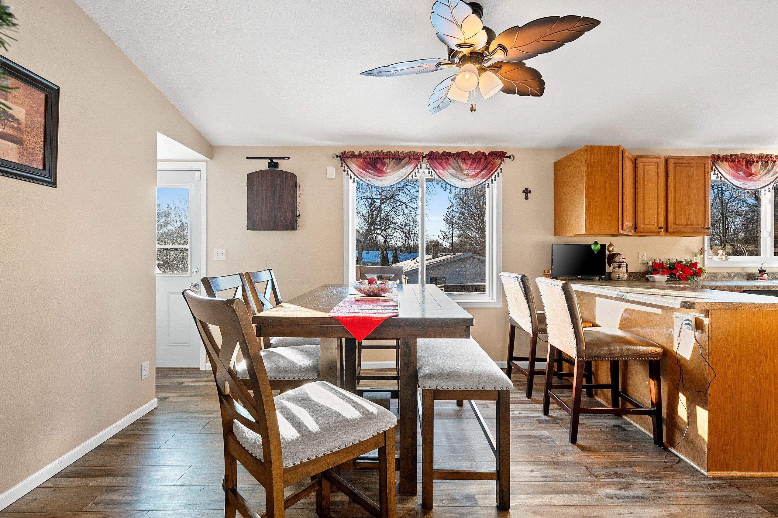 Shawano, Wisconsin 54166, United States, 5 Bedrooms Bedrooms, ,3 BathroomsBathrooms,Residential,Active,22110