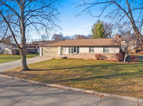 Photo of 2539 HEATHER Road, GREEN BAY, WI 54311 (MLS # 50318579)