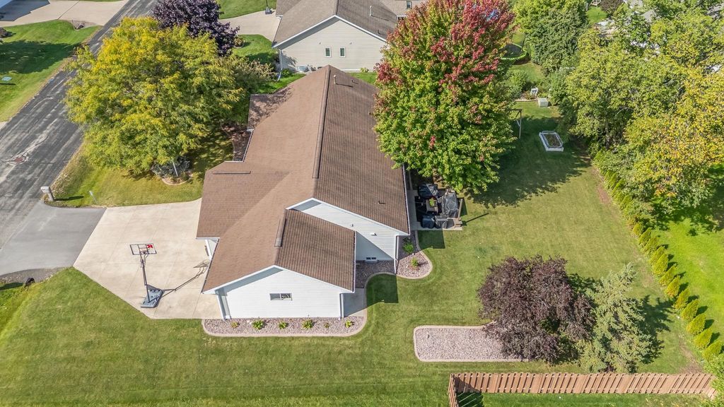 Photo of W6050 PAIGE Way, APPLETON, WI 54915 (MLS # 50315626)