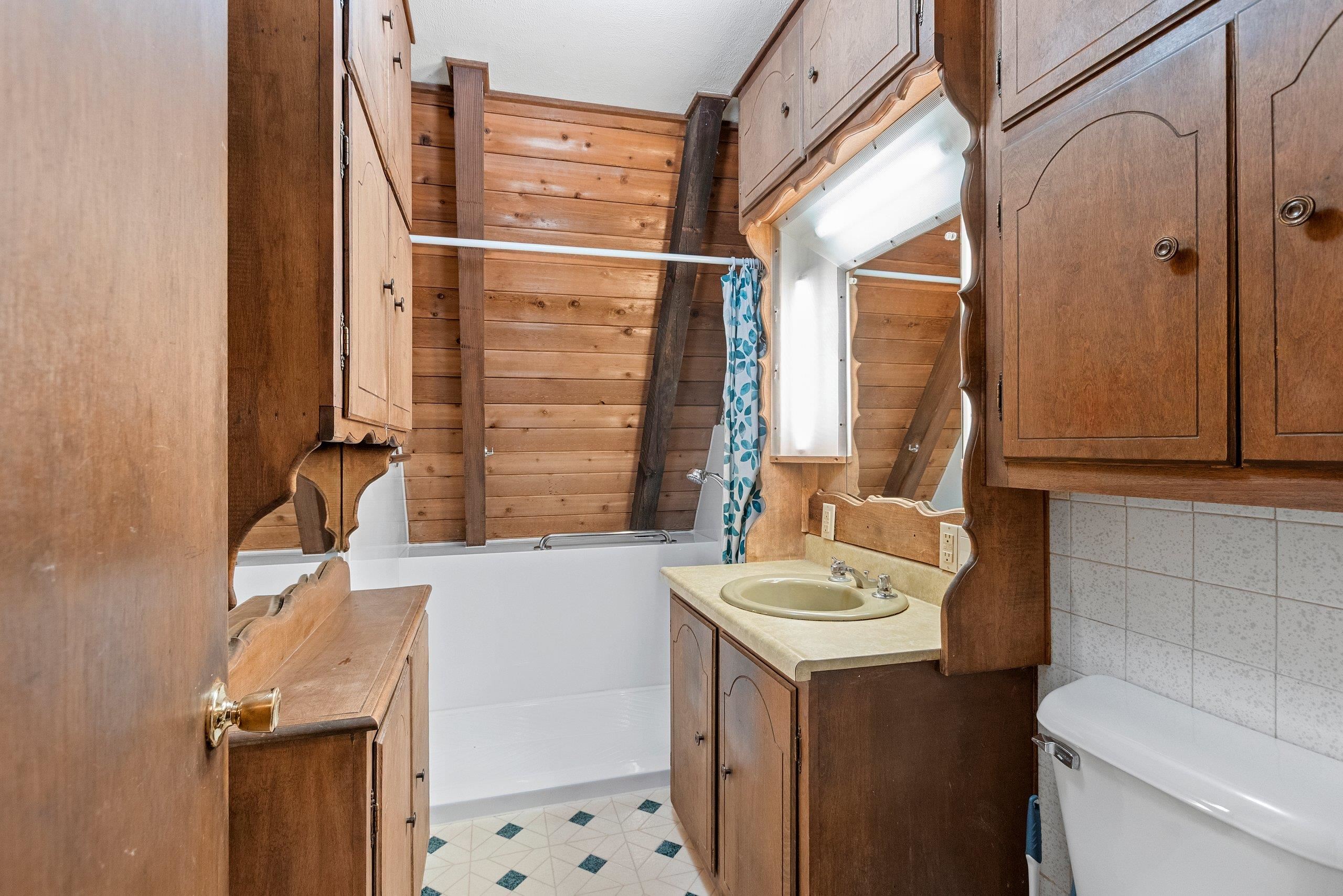 Keshena, Wisconsin 54135, United States, 3 Bedrooms Bedrooms, ,2 BathroomsBathrooms,Residential,Active,143478